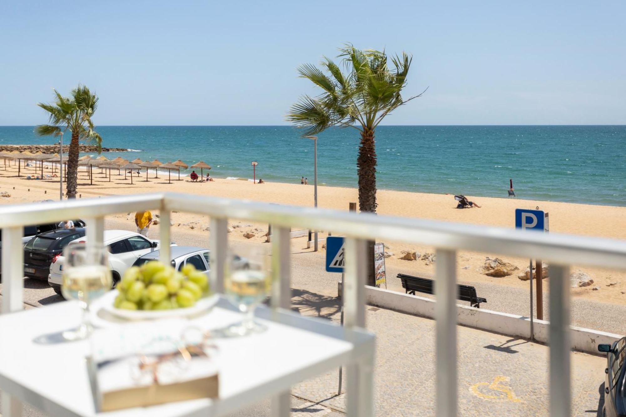 קווארטיירה Centralgarve - Stunning Beach Front Studio - Astro חדר תמונה
